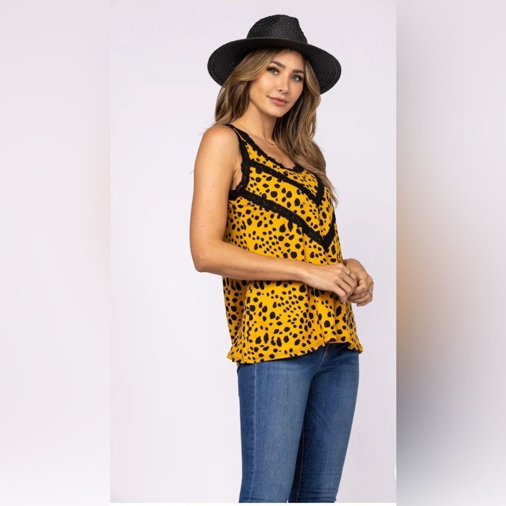 MUSTARD LACE SLEEVELESS ANIMAL PRINT TOP-Large - Picture 3 of 6